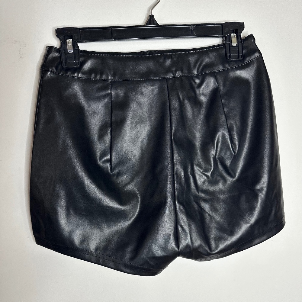 Alondra & Evelyn BLK High Waisted Leather Shorts